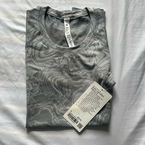 Swiftly tech short sleeve 2.0 MXRG/WHT size 8